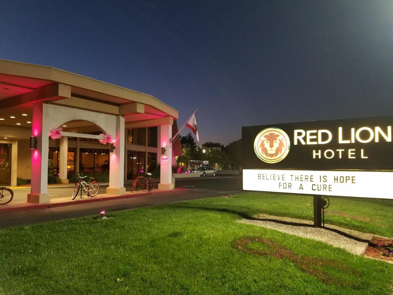 Red Lion Hotel Redding Exterior foto