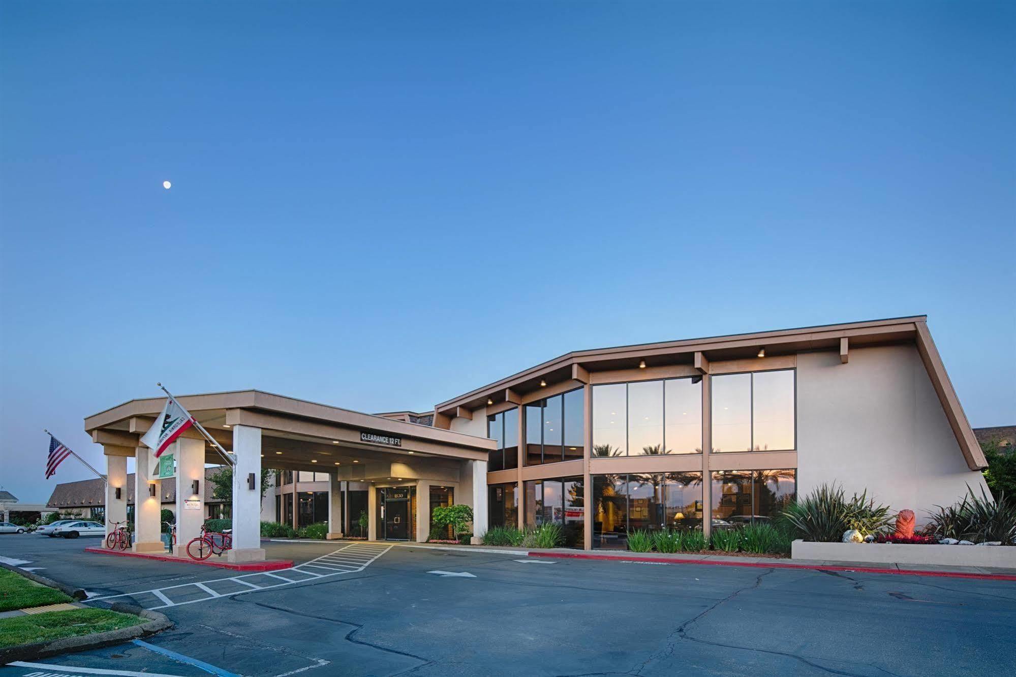 Red Lion Hotel Redding Exterior foto